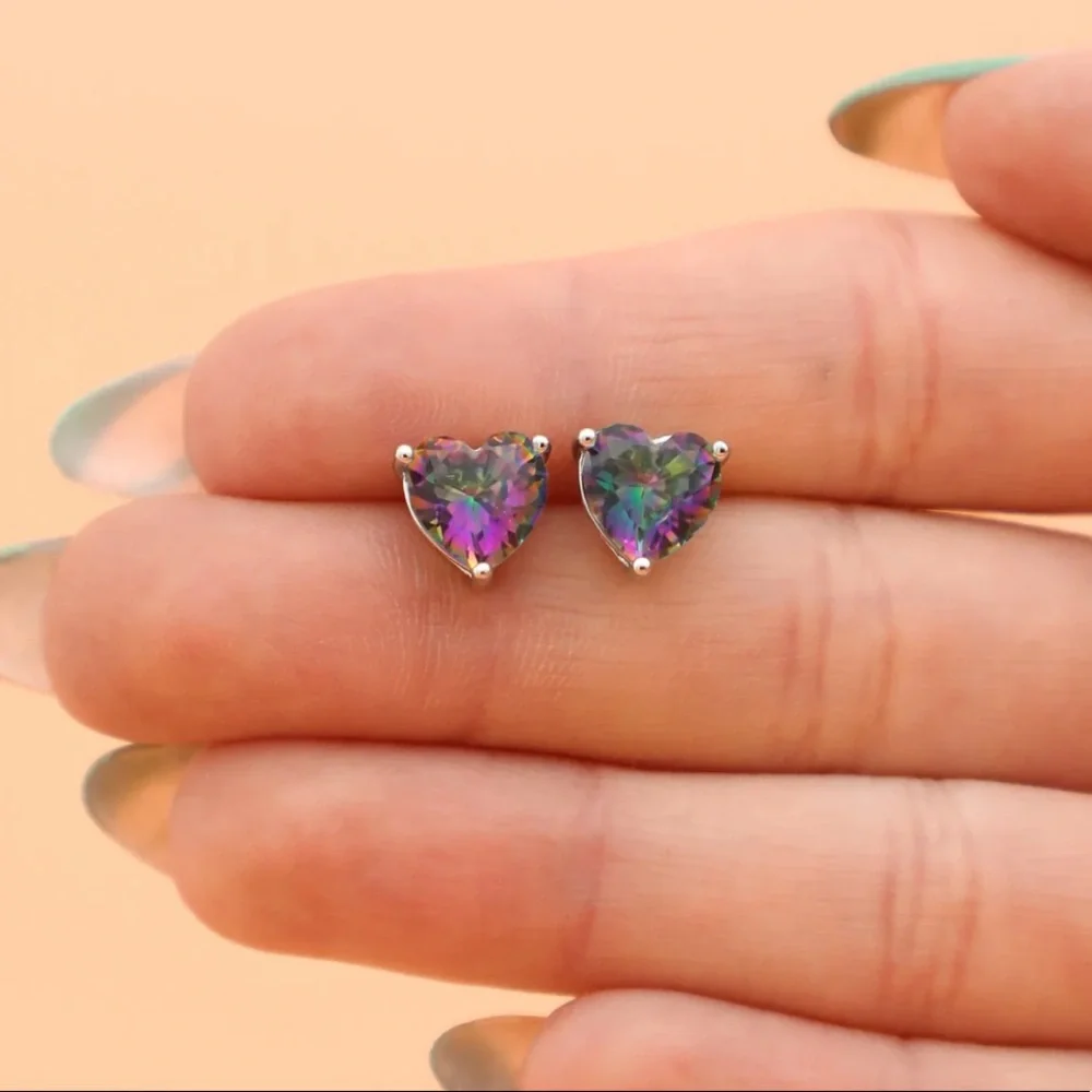 NWT 💜💚 8mm WHITE GOLD PLATED PURPLE/GREEN TONES CUBIC ZIRCONIA HEART EARRINGS - Picture 2 of 7